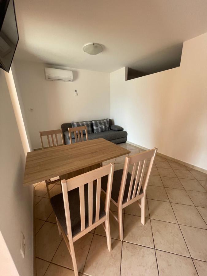 Appartement Olive à Nerezine Extérieur photo